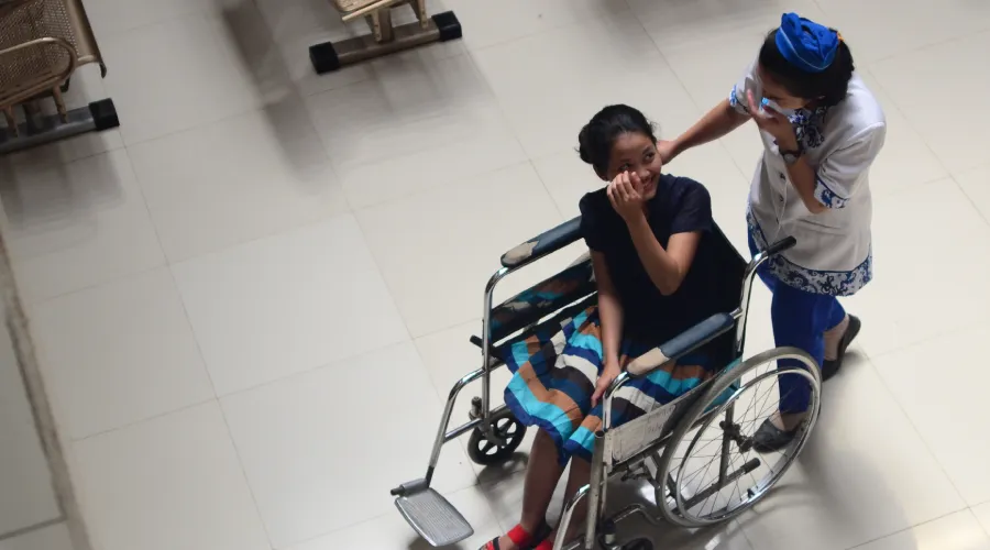 Católicos en Vietnam brindan atención médica gratuita a 2 mil pobres y discapacitados