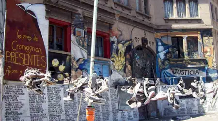 Recuerdan 15 años de la tragedia en la discoteca Cromañón en Argentina 