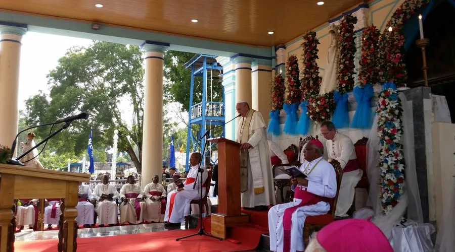 Papa Francisco en el Santuario de Nuestra Señora de Madhu en Sri Lanka   /   Crédito: L'Osservatore Romano?w=200&h=150