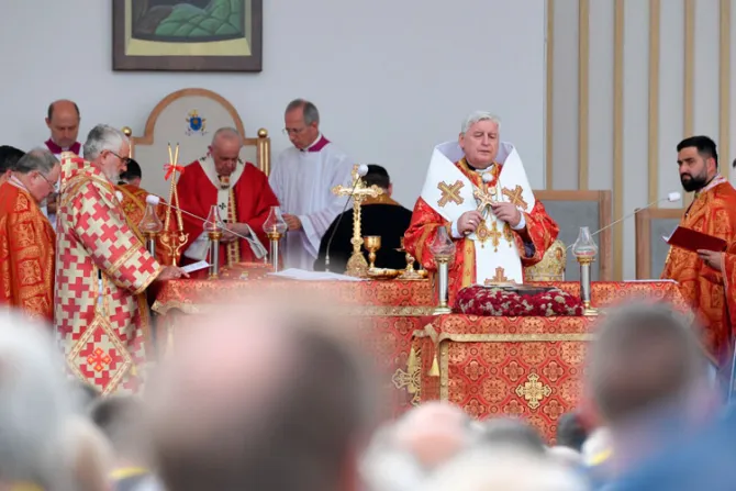 Papa Francisco: La cruz es como un libro que para conocerlo es necesario abrir y leer