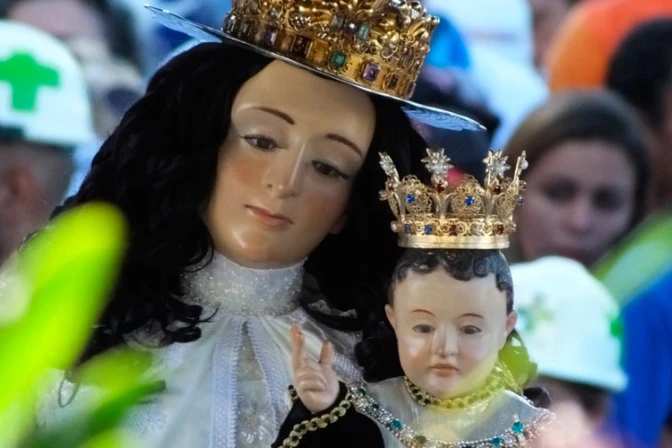 Fieles llenan las calles para pedir a la Divina Pastora por Venezuela