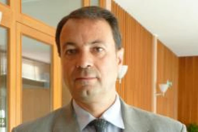 Presidente de la FIAMC: Los médicos son los "dedos de Dios", no de la muerte