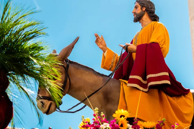 Semana Santa empieza el Domingo de Ramos y trae salvación al mundo, recuerda obispo
