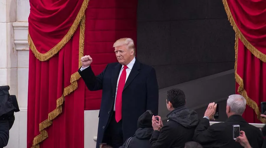 Donald Trump durante la ceremonia inaugural de su gobierno, el 20 de enero de 2017. Foto: Twitter oficial de la Casa Blanca.
