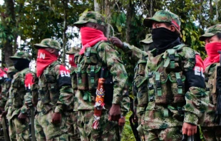 Guerrilleros del ELN. Cru00e9dito: Flickr Brasil de Fato (CC BY-NC-SA 2.0) 