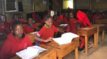 ONG católica lanza proyecto para evitar abandono escolar de niñas en Kenia