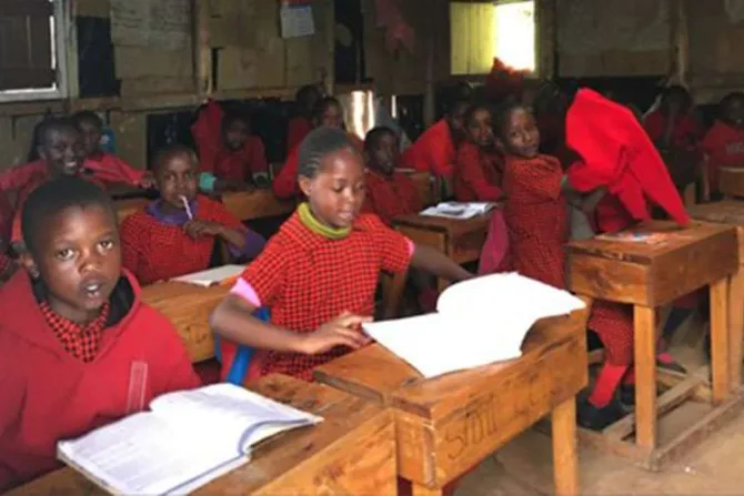 ONG católica lanza proyecto para evitar abandono escolar de niñas en Kenia