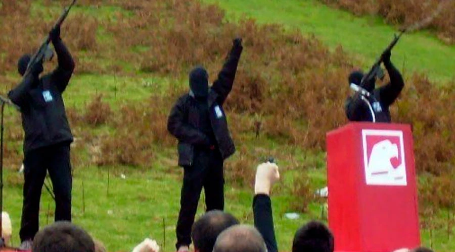 Militantes de ETA Cru00e9dito: De un usuario de Indymedia Barcelona (CC BY-SA 2.0) (Wikipedia)?w=200&h=150