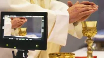 Imagen referencial del uso digital al servicio de la evangelización / Crédito: Vatican News
