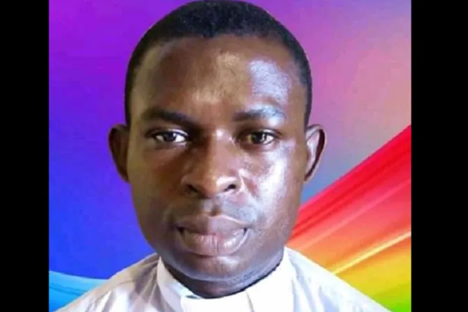 Liberan a sacerdote nigeriano que fue secuestrado tras Misa dominical
