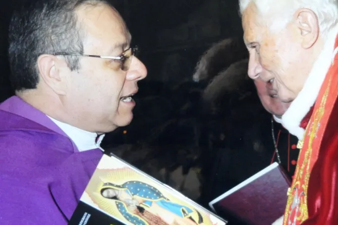 Benedicto XVI ya descansa en los brazos de la Virgen de Guadalupe, aseguran