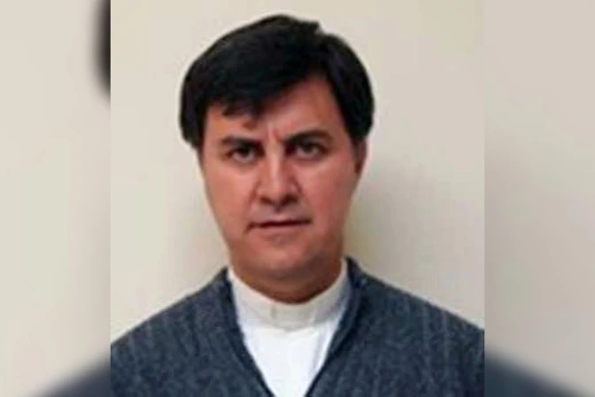 Vaticano sanciona a sacerdote mexicano por abusos y diócesis lo lleva ante justicia civil