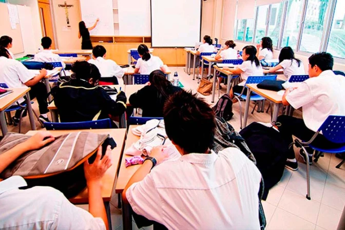 Comunidad de Madrid planea implantar asignatura gay en las escuelas