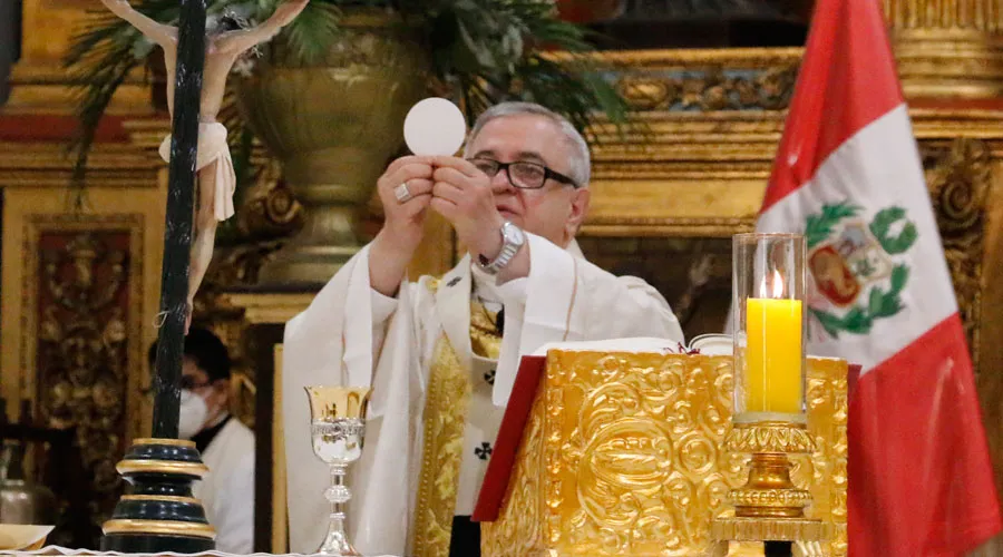 Mons. José Antonio Eguren Anselmi en la Misa de hoy. Crédito: Arzobispado de Piura?w=200&h=150