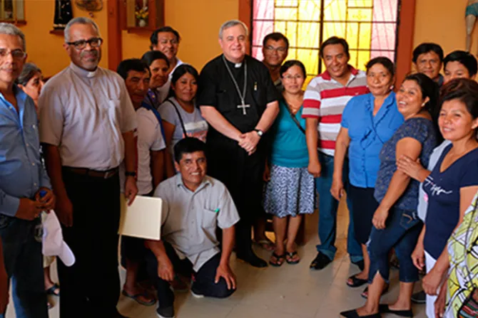 Perú: Arzobispo de Piura lleva ayuda y mensaje de esperanza a cientos de damnificados 