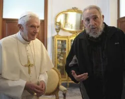 El Papa en el encuentro con Fidel (foto Gobierno de Cuba)