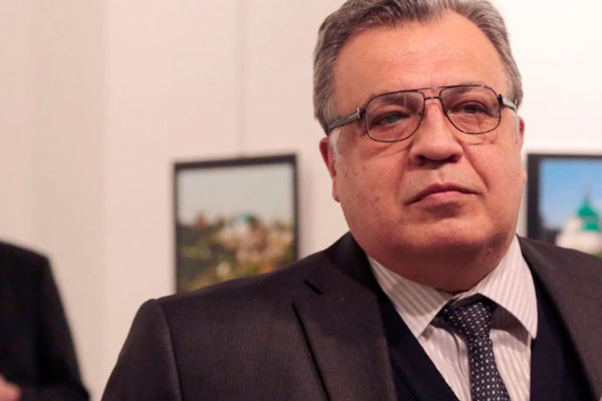 Asesinan al embajador de Rusia en Turquía: Pésame del Papa Francisco