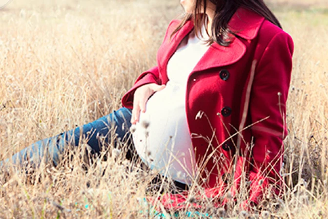 Arzobispo preside vigilia por la vida en la que bendecirá a mujeres embarazadas