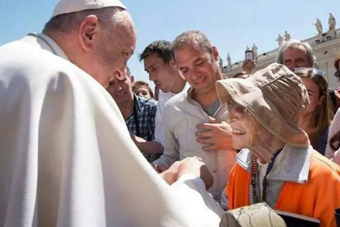 Abuela peregrina de 91 años se encontró con el Papa Francisco