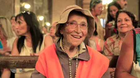 Abuela de 91 años que caminó 1200 kilómetros fue recibida por multitud en Santuario de Luján