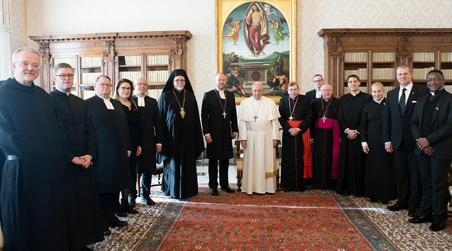El bautismo es el pilar para construir diálogo ecuménico, afirma el Papa Francisco