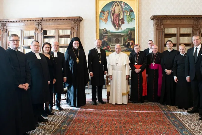 El bautismo es el pilar para construir diálogo ecuménico, afirma el Papa Francisco