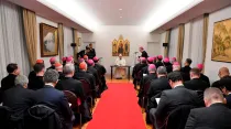El Papa Francisco durante el encuentro con los Obispos japoneses. Foto: Vatican Media