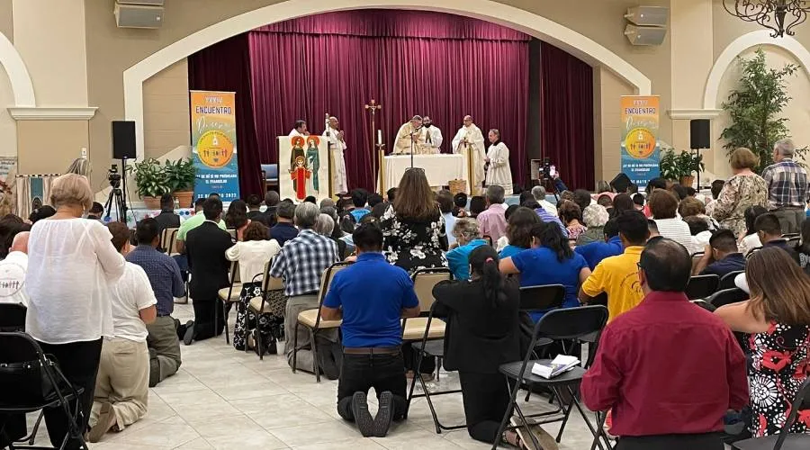 Celebración de la Misa en el Encuentro XXXIV de la Diócesis de Palm Beach. Crédito: Oficina de Pastoral Hispana de la Diócesis de Palm Beach.