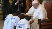 Encuentro del Papa con las víctimas del Este de la República Democrática del Congo. Crédito: Vatican Media