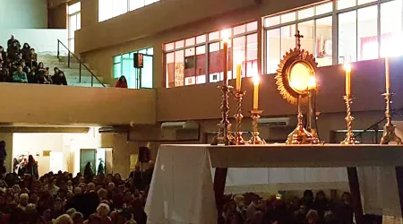 La Adoración Eucarística debe manifestarse en un fervor misionero, afirma Arzobispo
