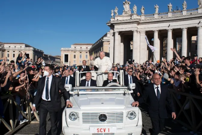 El Papa Francisco anima a los jóvenes a no tener miedo a la vida 