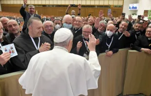 El Papa en el encuentro con Misioneros de la Misericordia. Crédito: Vatican Media 