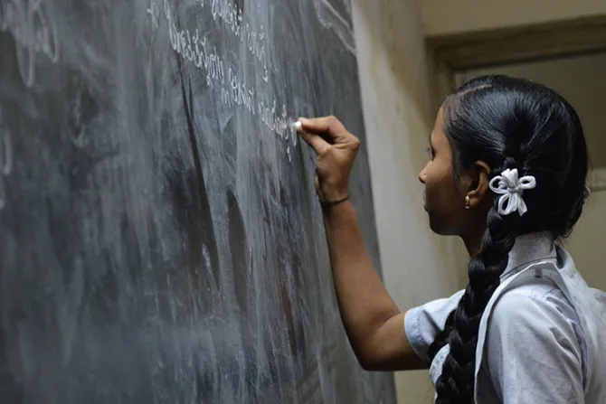 Perú: Cuestionan seriedad de encuesta “favorable” al enfoque de género en currículo escolar
