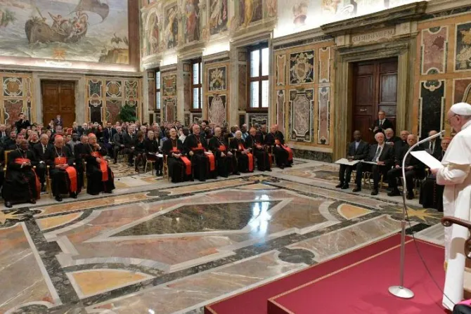 El Papa Francisco entrega el Premio Ratzinger a un filósofo y a un teólogo