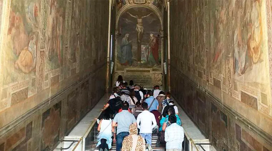 Restauran escalera que habría usado Jesús para asistir a juicio con Poncio Pilato