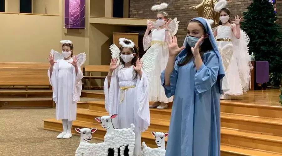 Escuela católica difunde el lenguaje de señas para llevar a todos la alegría de la Navidad  