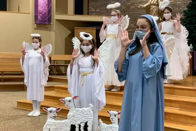 Escuela católica difunde el lenguaje de señas para llevar a todos la alegría de la Navidad  