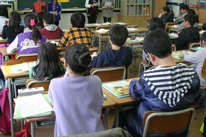 Gobierno de España implantaría “coeducador” de género en las escuelas