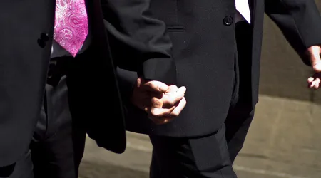 ¿Matrimonios gays en las iglesias de México? Antes la cárcel, asegura Obispo