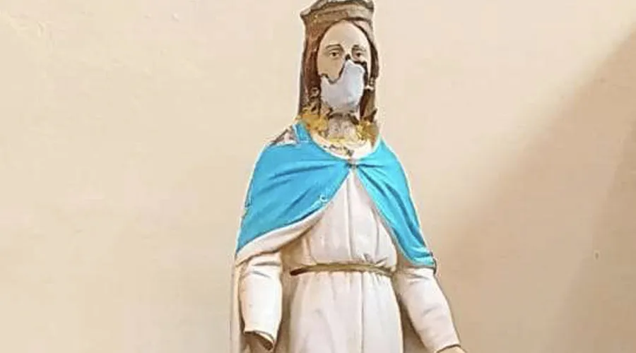 Estatua de la Virgen María profanada por ISIS. Foto: Ayuda a la Iglesia Necesitada