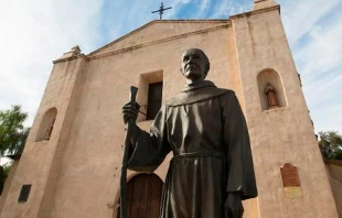 Estatua Junipero Serra En Mision San Gabriel California.Foto:Victor Aleman 