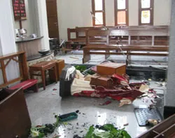 Imagen rota en la iglesia San Pedro y San Pablo tras ataque de 1500 radicales islámicos?w=200&h=150