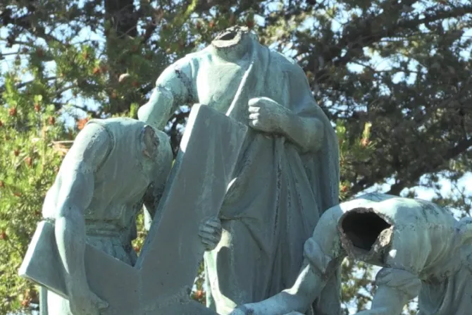 Diócesis reparará estatuas decapitadas durante vandalismo