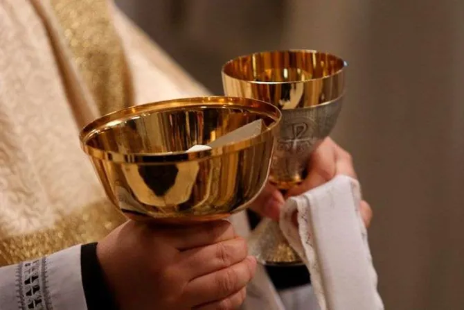 Obispos dan instrucciones para combatir abusos en la liturgia