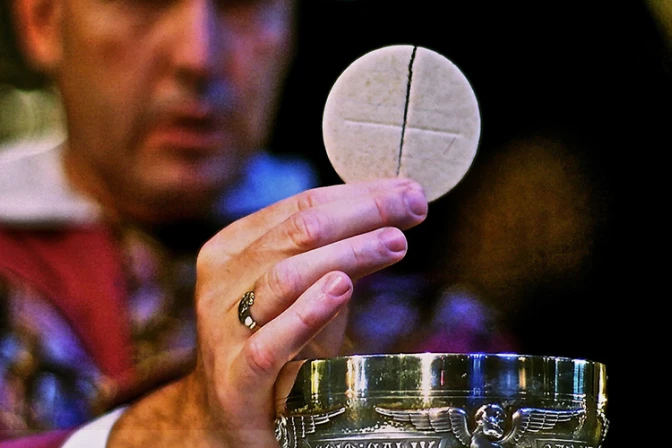 Obispos piden llevar “el consuelo de los sacramentos” en este tiempo de coronavirus