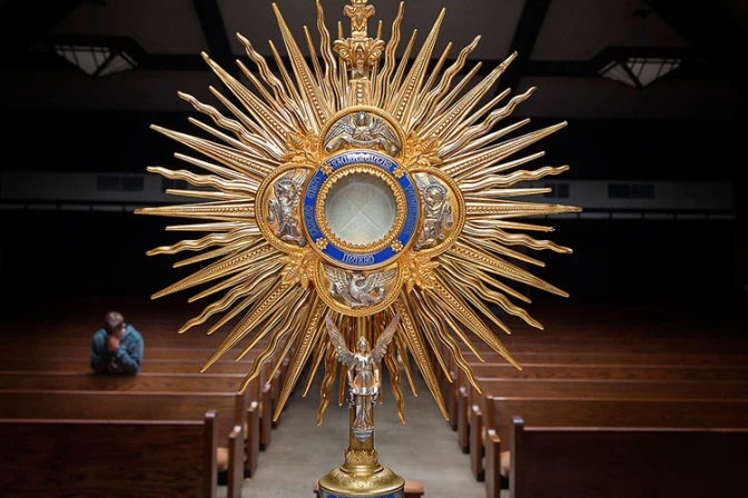 En respuesta a Halloween organizan vigilia digital en redes sociales