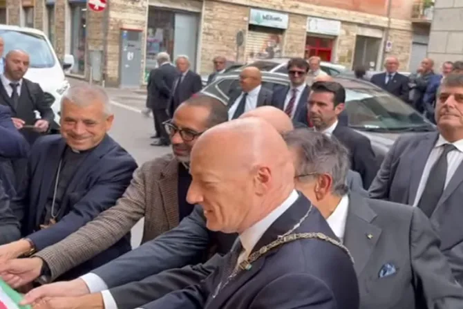 Obispo católico participó en inauguración en casa masónica en Italia