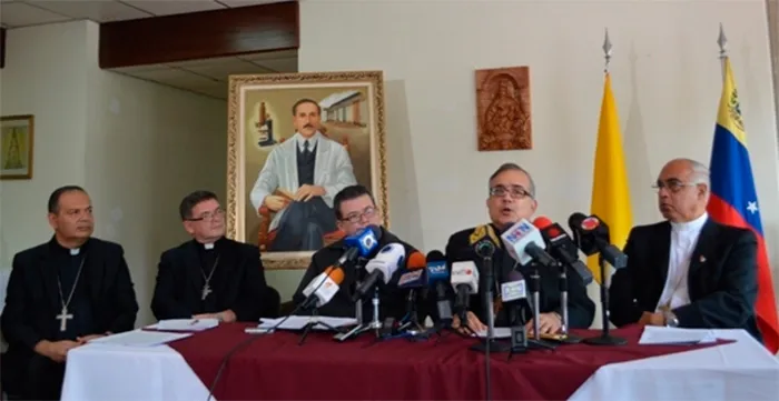 Los obispos de Venezuela en la conferencia de prensa de hoy (Foto CEV)