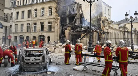 Arzobispo asegura oraciones tras explosión que dejó al menos 37 heridos en centro de París