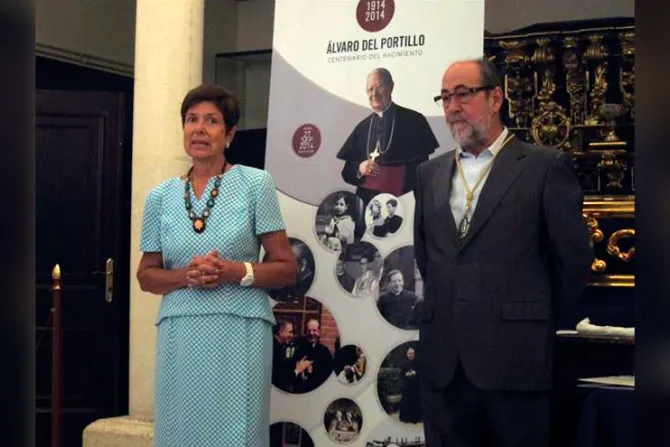 Valladolid acoge una exposición que recorre vida de Mons. Álvaro del Portillo a través de su labor en África